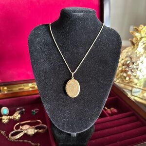 Victorian Matte Gold Tone Oval Locket